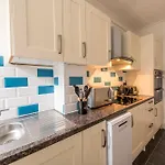 Centralised Garden Flat With Free Parking By Prescott Appartamento
