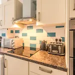 Centralised Garden Flat With Free Parking By Prescott Appartamento *