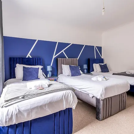 Centralised Garden Flat With Free Parking By Prescott Daire