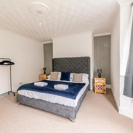 Daire Garden Flat With Free Parking By Prescott