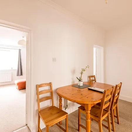 Centralised Garden Flat With Free Parking By Prescott * Bristol