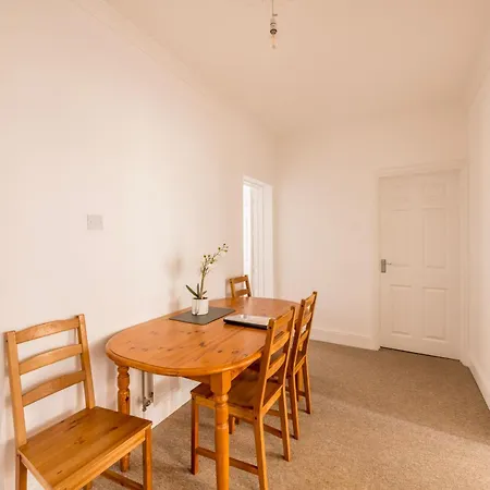 Centralised Garden Flat With Free Parking By Prescott * Bristol