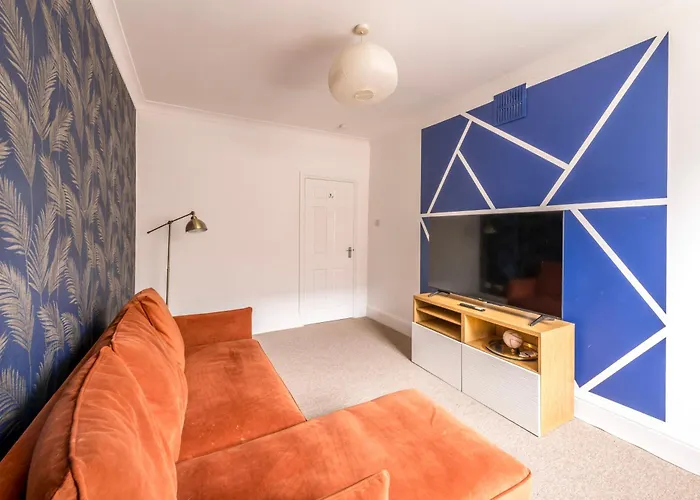 Cosy Garden Flat With Free Parking By Prescott Apartman