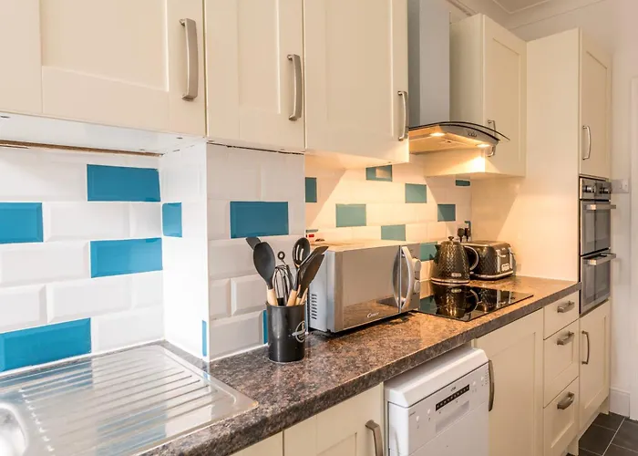 Cosy Garden Flat With Free Parking By Prescott Apartman *