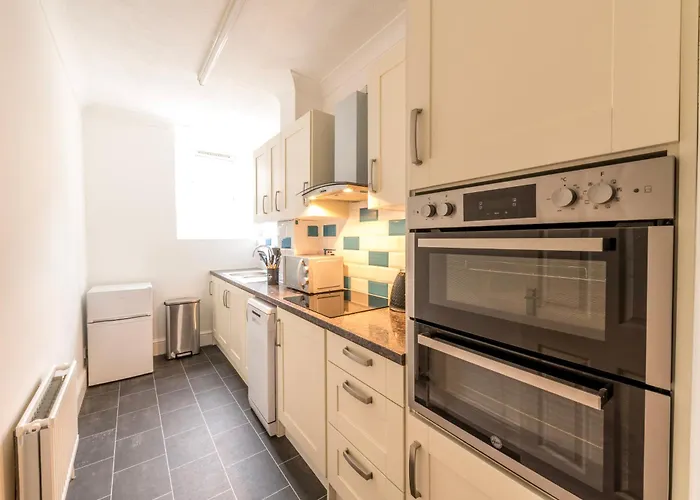 Cosy Garden Flat With Free Parking By Prescott Apartman Bristol