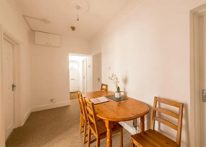 Apartment Garden Flat With Free Parking By Prescott