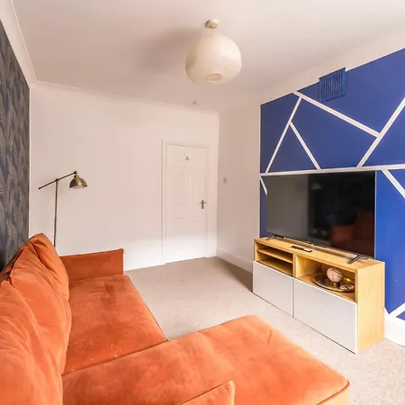 Cosy Garden Flat With Free Parking By Prescott Apartments Appartement