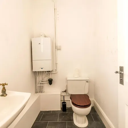 Cosy Garden Flat With Free Parking By Prescott Apartments