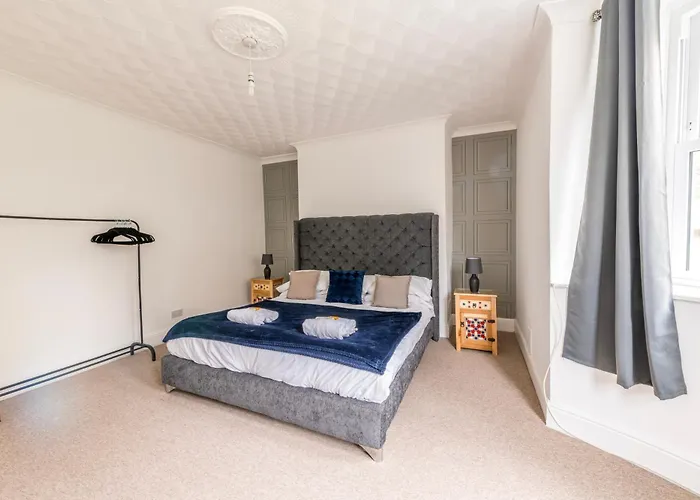 Apartment Garden Flat With Free Parking By Prescott