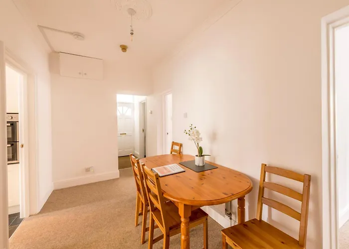 Garden Flat With Free Parking By Prescott Apartment Bristol