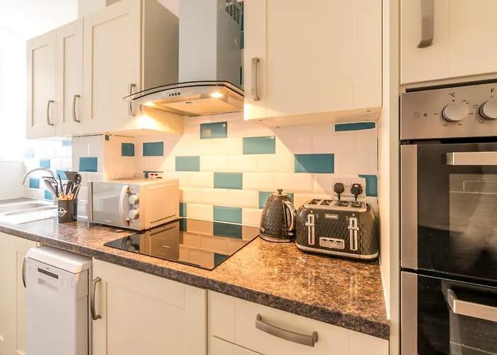 Garden Flat With Free Parking By Prescott Apartment *